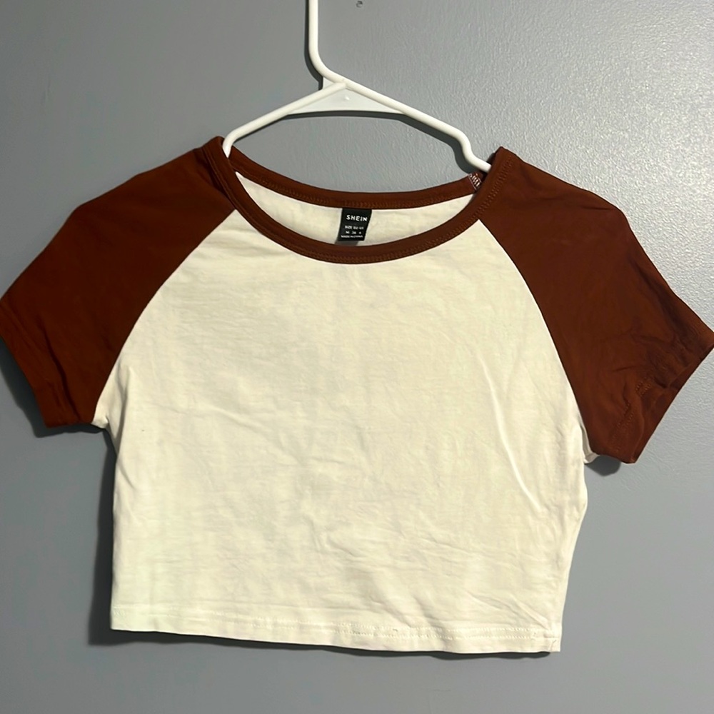 Cropped tee